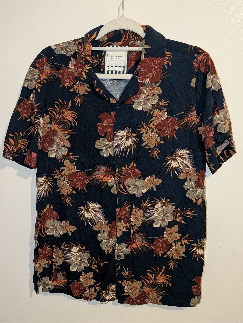 Camp-Collar Floral Button-Down Shirt - Navy with Rust & Cream Size L